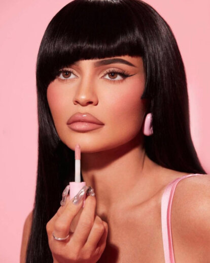 Kylie Jenner_Torus Earrings_2