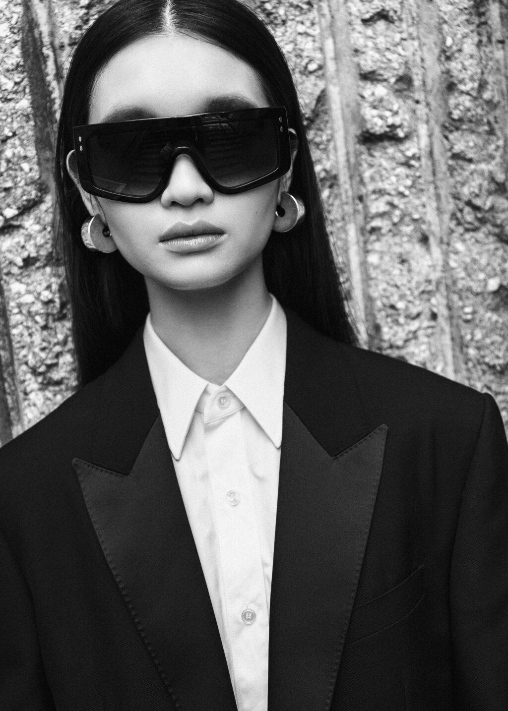 SELECT Yan Wenjing by Edwin S Freyer 03